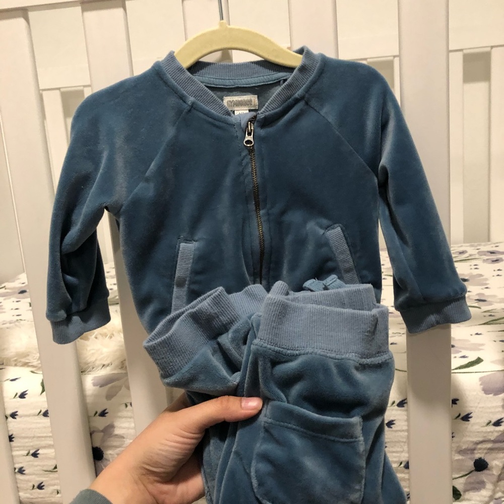 Gymboree set - Picture 2 of 4